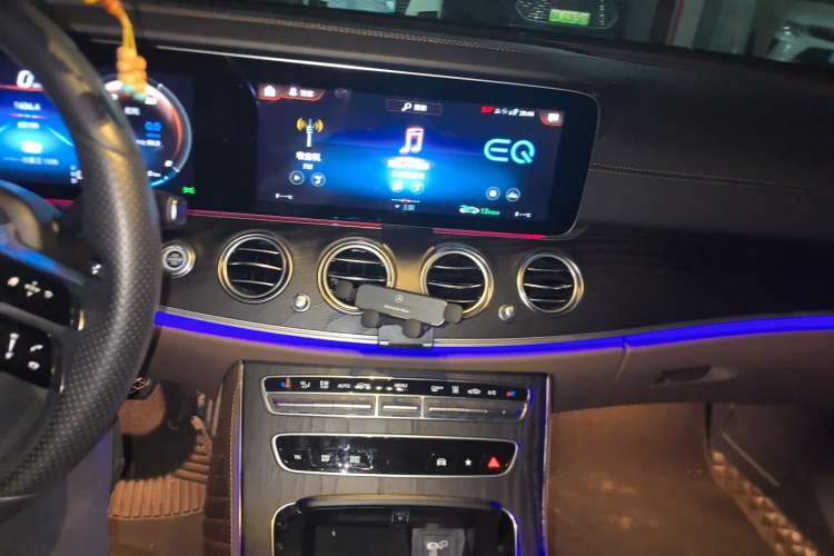 Used Mercedes-Benz E-Class New Energy 2022 E 350 e L Plug-in Hybrid Sports Sedan
