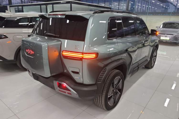 Used Formula Leopard Titanium 3 2025 501 km All-Wheel Drive Intelligent Driving Max Edition