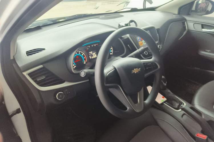 Used Chevrolet Cavalier 2019 320 Automatic Xinyue Edition Center Console