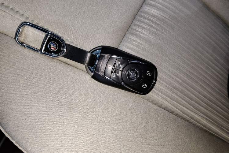 Used Buick GL8 2021 ES Landtrek 653T Comfort Edition