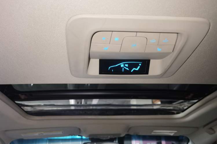 Used Buick GL8 2011 3.0L GT Luxury Business Haoya Edition
