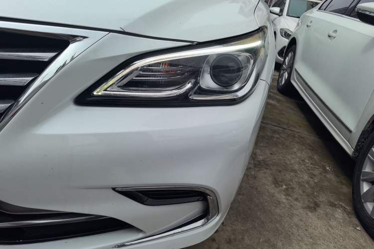 Used CHANGAN Raeton CC 2018 1.5T Manual Elegant Starry Edition China V Standard
