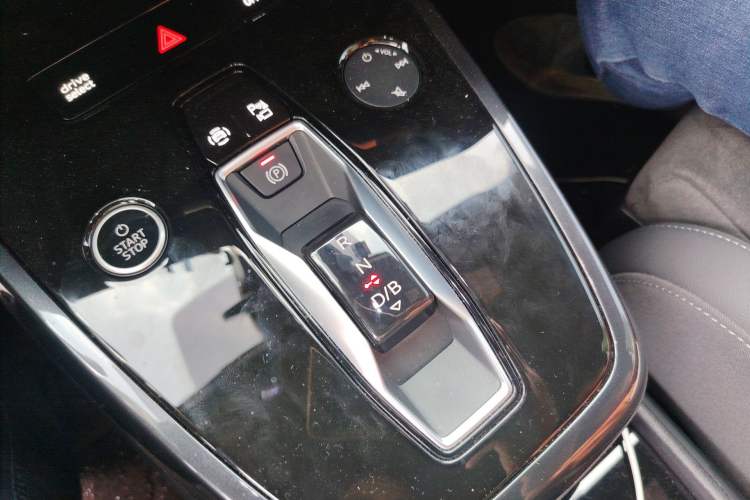 Used Audi Q4 e-tron 2023 40 e-tron Boundary Edition Gear Lever