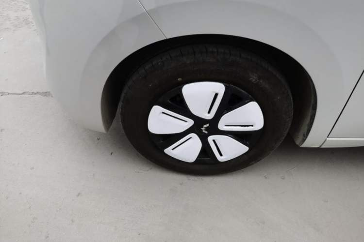 Used Wuling Hongguang MINIEV 2025 Four-Door Version Advanced Edition Exterior 4