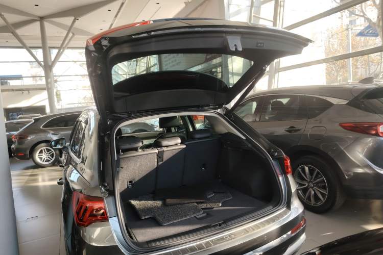 Used Audi Q3 2019 40 TFSI Fashionable and Elegant Model