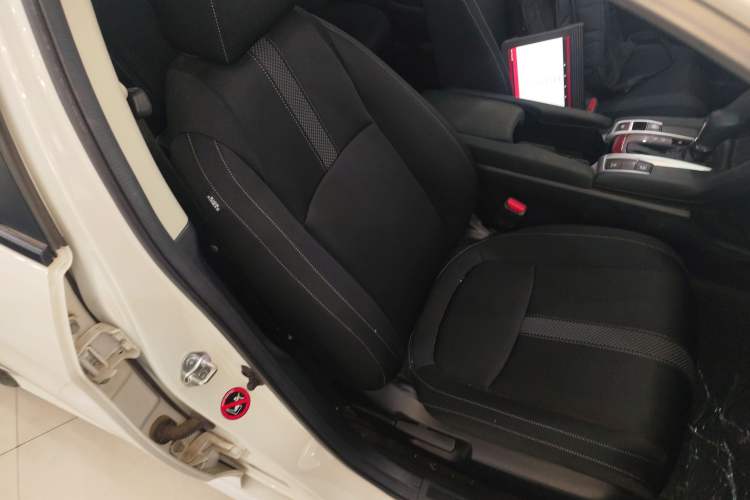 Used Honda Civic 2019 220TURBO CVT Dynamic Edition China VI Right Front Seat