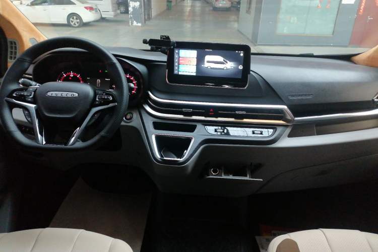 Used Iveco Fidato 2025 B30 Passenger Bus 2.0T 110 kW Automatic – Starlight Edition