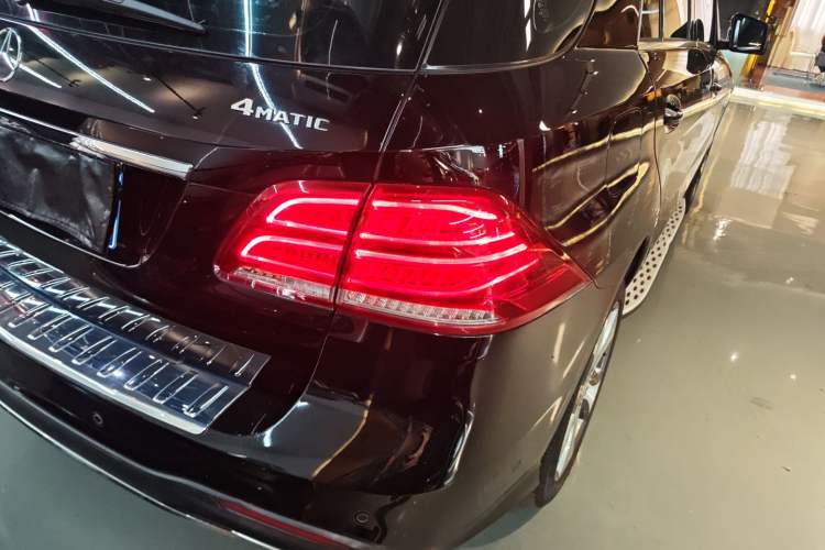 Used Mercedes-Benz GLE 2017 GLE 320 4MATIC Dynamic Model Exterior 3