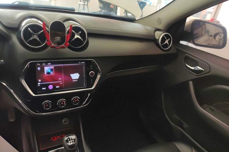 Used Soueast DX3 2018 1.5L Manual Luxury Model