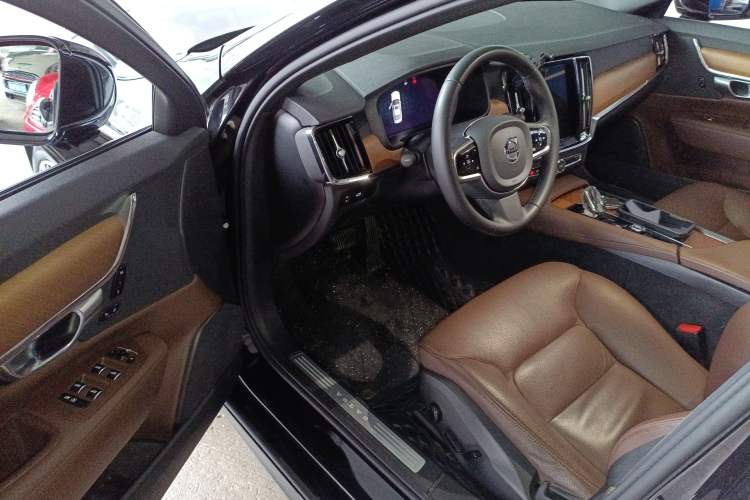 Used Volvo S90 2024 B5 Zhiyi Luxury Edition
