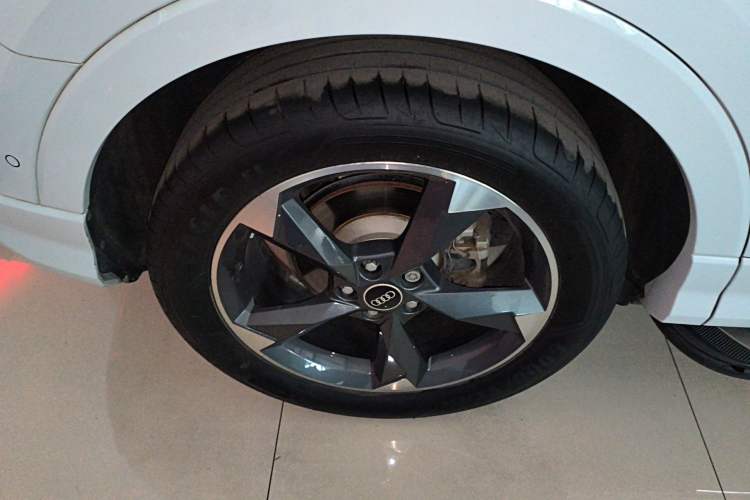 Used Audi Q3 2023 35 TFSI Fashion Dynamic Model (1.5T) Right Rear Wheel Hub