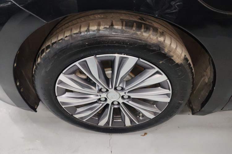 Used Hongqi E-QM5 2022 431 km Charge & Enjoy Edition