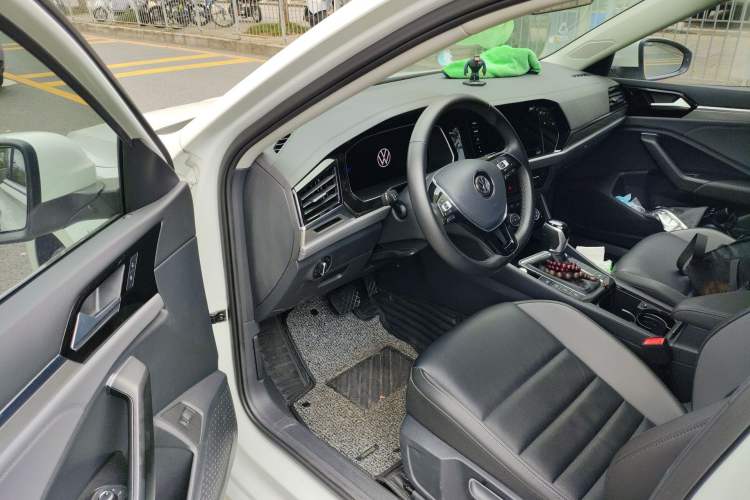 Used Volkswagen Sagitar 2021 280TSI DSG Excellence Edition Driver Seat