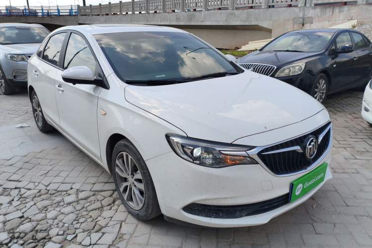 Used Buick GT 2021 1.3T Automatic Mild Hybrid Elite Version Front Right 45 Deg