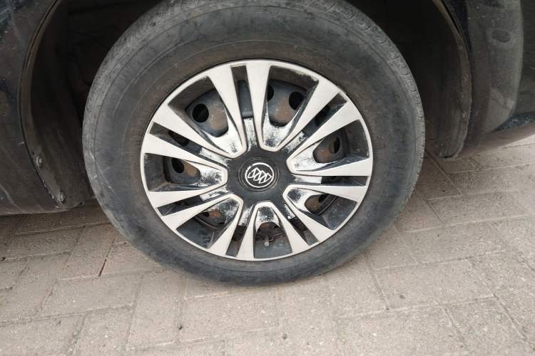 Used Buick Excelle 2015 1.5L Automatic Classic Model Right Front Wheel Hub