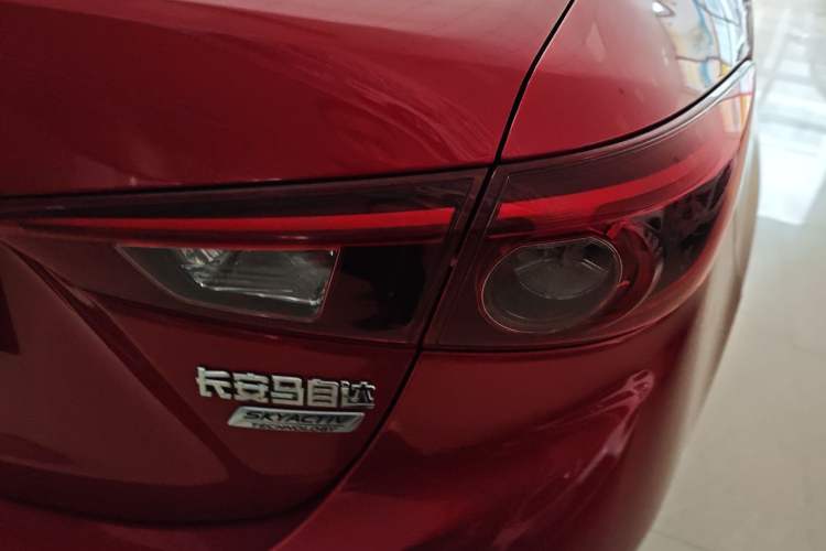 Used Mazda 3 Axela 2017 Sedan 1.5L Automatic Luxury Model Emission Standard China V