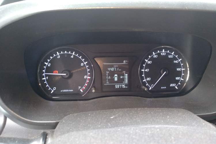 Used CHANGAN OSHAN X70A 2018 1.5L Manual Base Version