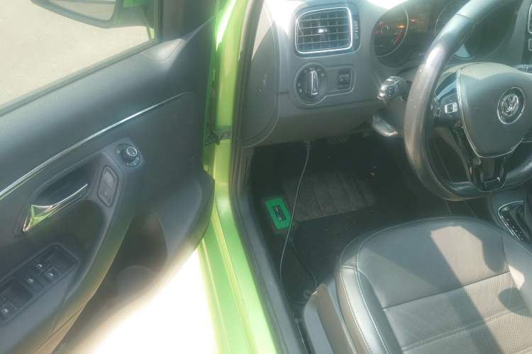 Used Volkswagen Polo 2014 1.6L Automatic Luxury Edition
