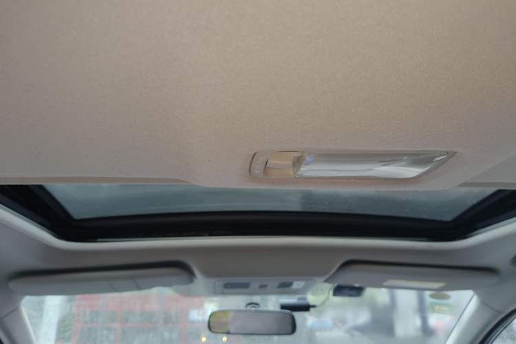 Used Nissan Tiida 2016 1.6L CVT Cool Dynamic Edition Headliner