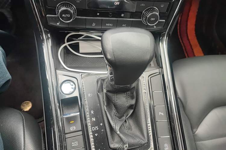 Used Volkswagen Phideon 2019 380TSI Two-Wheel Drive Business Edition China VI Standard
