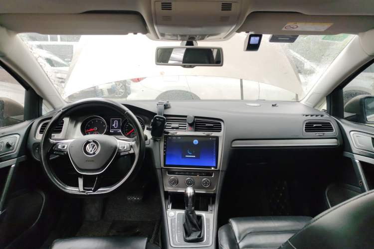 Used Volkswagen Golf 2016 230TSI Automatic Luxury Version