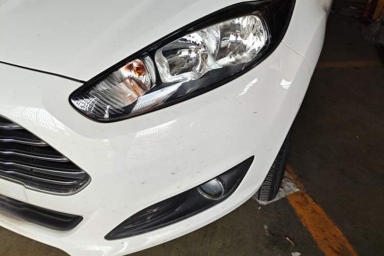 Used Ford Fiesta 2013 Hatchback 1.5L Automatic Fashion Edition Left Front Headlight