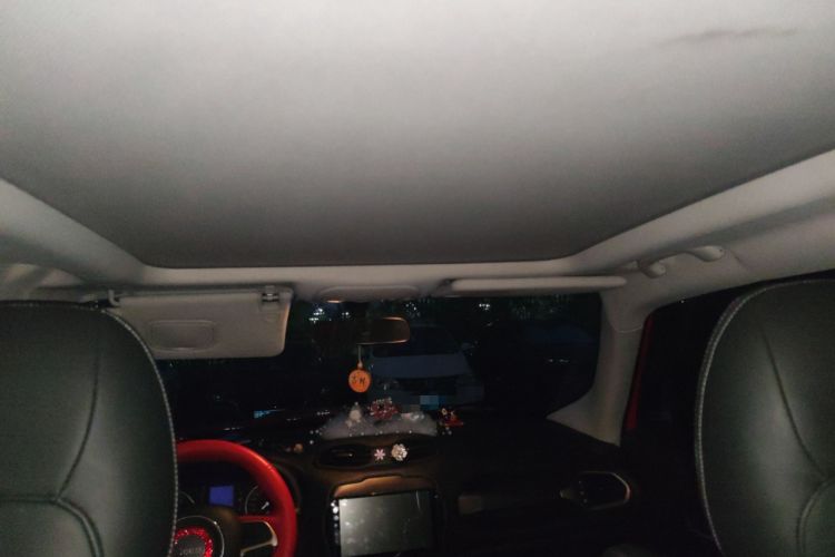 Used Jeep Renegade 2018 Connected Large Screen Version 180T Automatic High-Energy Edition
