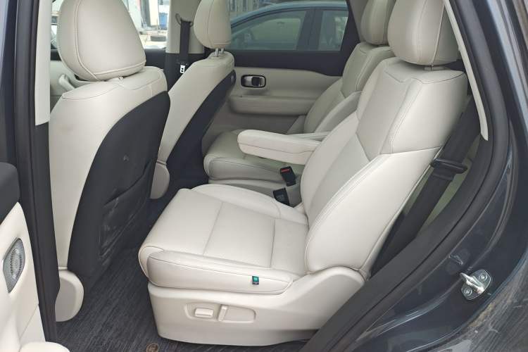 Used Leapmotor C16 2024 Range-Extended 200 Luxury Edition Left Rear Seat