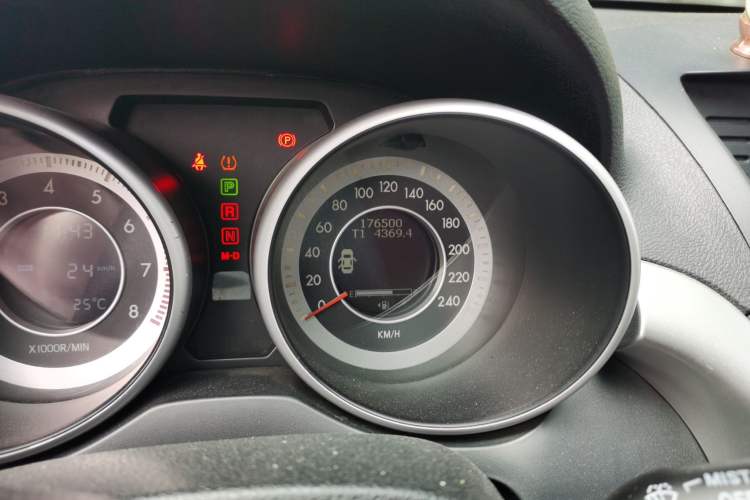 Used Bestune X80 2013 2.0L automatic luxury version
