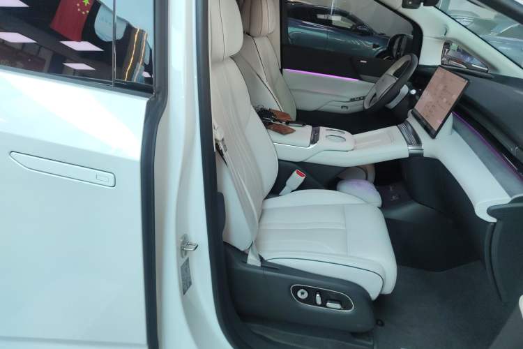 Used XPeng X9 2025 650 Long-Range Max