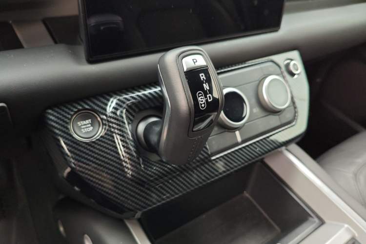 Used Land Rover Defender 2025 110 3.0T P400 Dark Edition