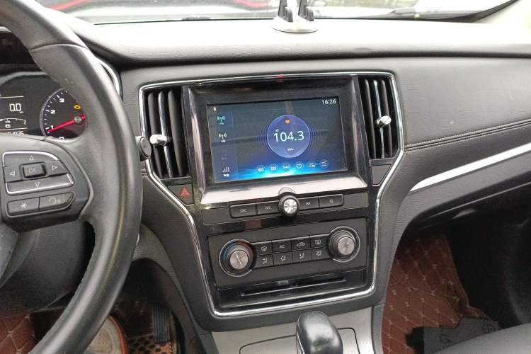 Used Roewe RX5 2016 20T Two-Wheel Drive Automatic Flagship Edition
