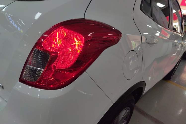 Used Buick Encore 2017 18T Automatic Two-Wheel Drive Urban Leading Model Exterior 3