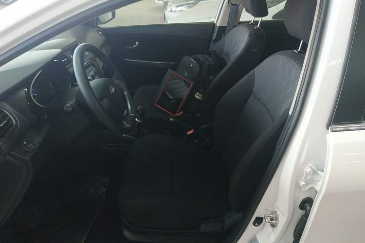 Used Kia K2 2015 Sedan 1.4L MT GLS
