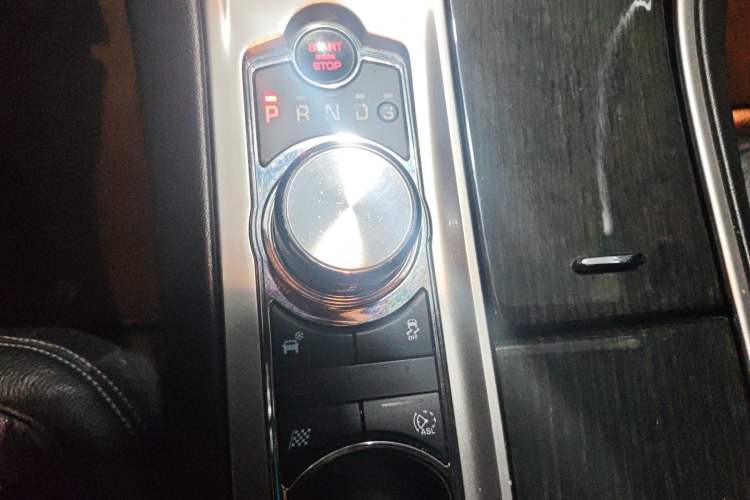 Used Jaguar XF 2015 XF 3.0 SC R-Sport Luxury Edition Gear Lever