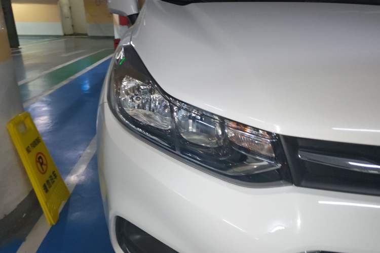 Used Chevrolet Trax 2017 1.4T Automatic Two-Wheel Drive Comfort Version Right Front Headlight