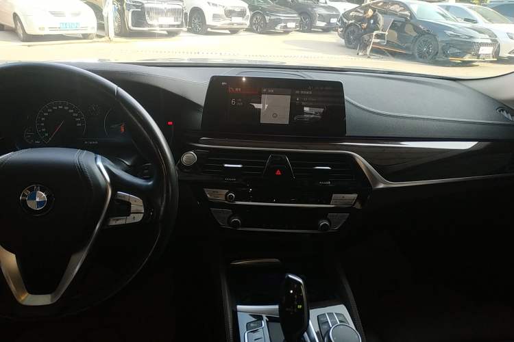 Used BMW 5 Series 2019 Facelifted 525Li Luxury Package
