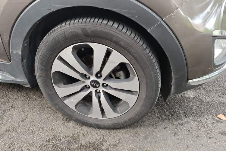 Used Kia Sportage R 2012 2.0L Automatic Two-Wheel Drive NAVI Right Front Wheel Hub