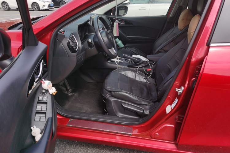 Used Mazda 3 Axela 2016 Sedan 1.5L Automatic Luxury Model