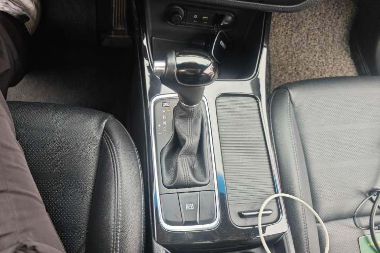 Used Kia K4 2014 1.8L Automatic GLS Gear Lever