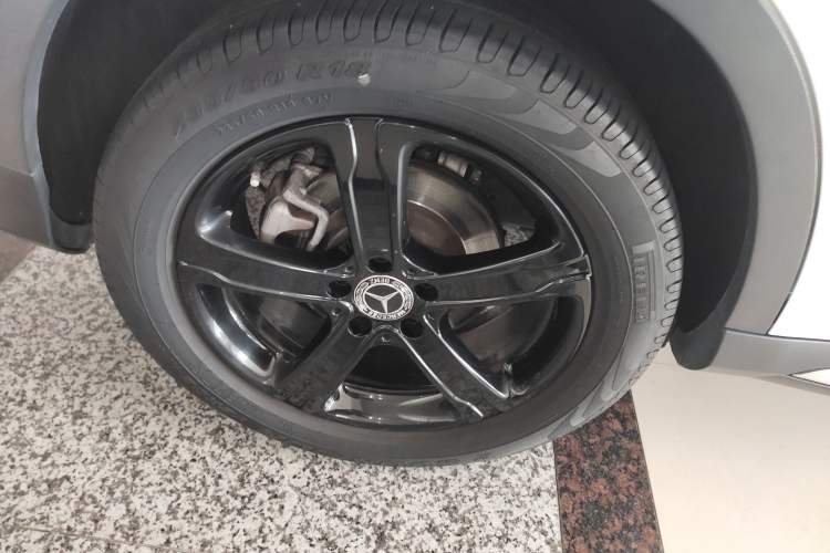 Used Mercedes-Benz GLA 2019 GLA 200 Fashion Model Right Rear Wheel Hub