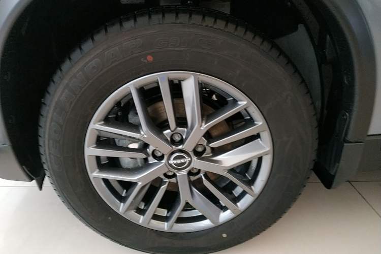 Used Nissan X-Trail 2025 Honor 2.0L Two-Wheel Drive Leading Edition Left Front Wheel Hub