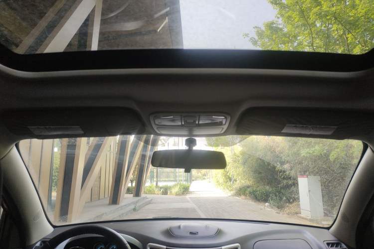 Used CHANGAN CS35 2014 1.6L Manual Luxury Model China IV Standard Headliner