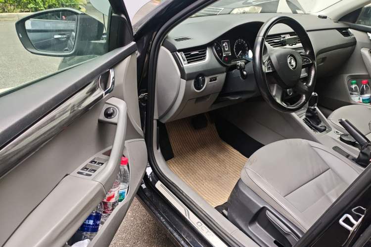 Used Skoda Octavia 2015 1.6L Automatic Yijun Edition
