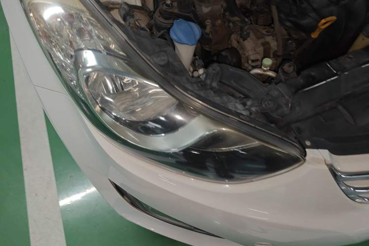 Used Hyundai Elantra (5th Generation / Langdong) 2012 1.6L Automatic Prestige Model Right Front Headlight