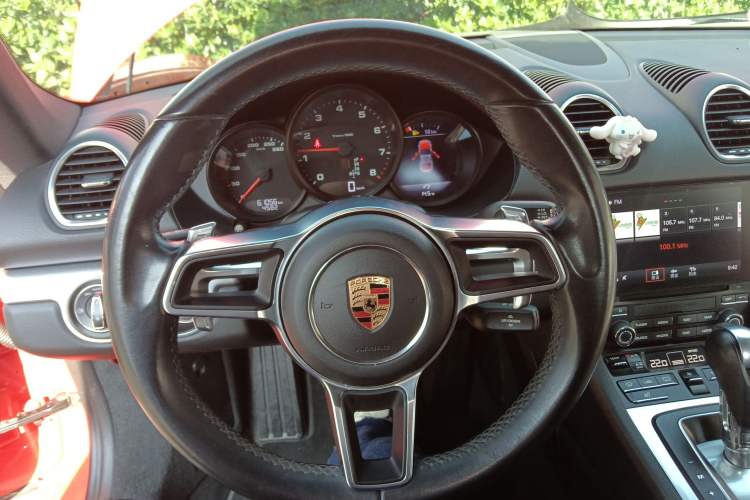 Used Porsche 718 2016 Cayman 2.0T
