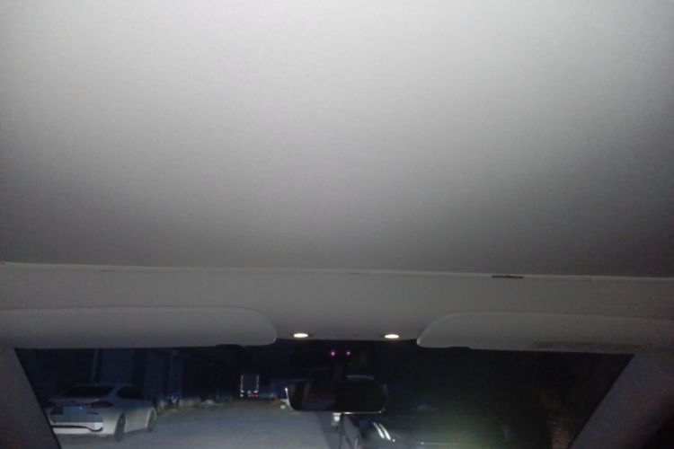 Used Tesla Model Y 2023 Long-Range All-Wheel-Drive Version Headliner