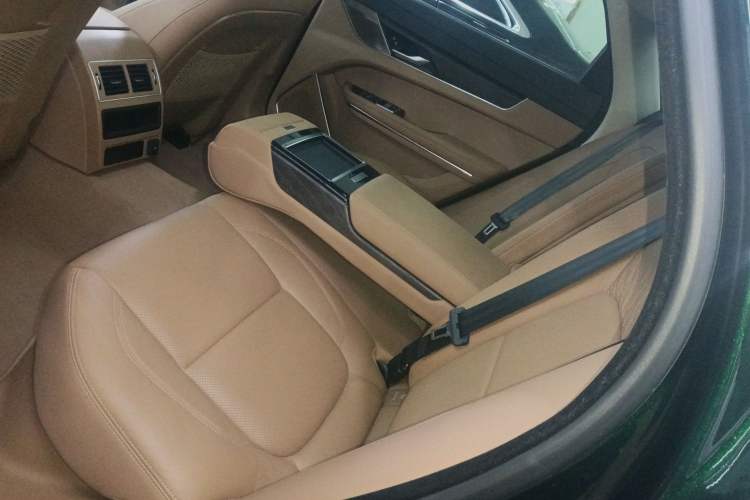 Used Jaguar XFL 2024 2.0T P250 Two-Wheel Drive Prestige Luxury Edition Left Rear Seat