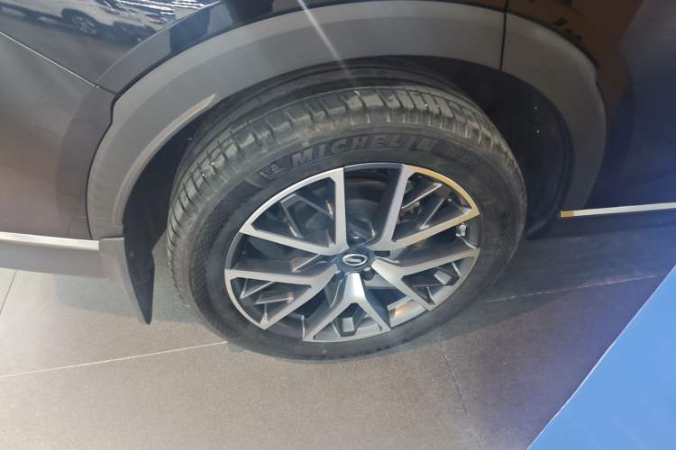 Used GAC Trumpchi GS8 2024 Linghang Series 2.0 TGDI Two-Wheel Drive Luxury Smart Connectivity Version Right Rear Wheel Hub