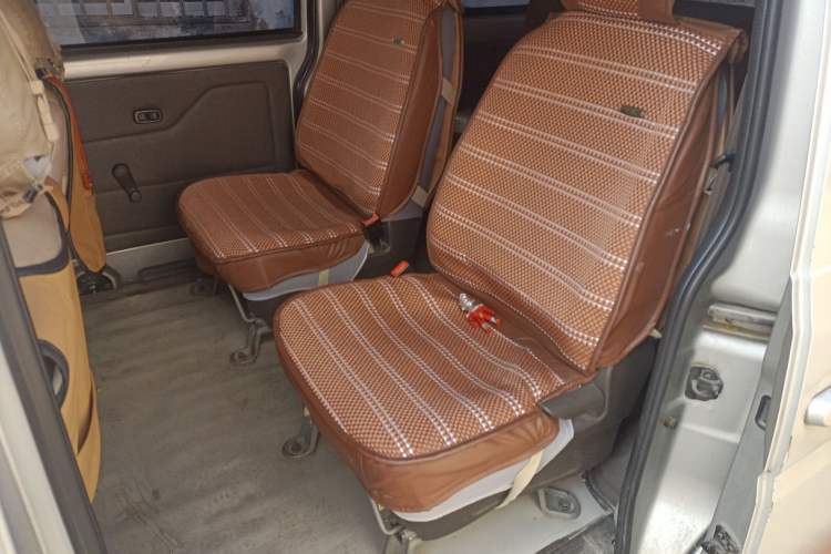 Used Wuling Rongguang V 2015 1.5L Standard Version